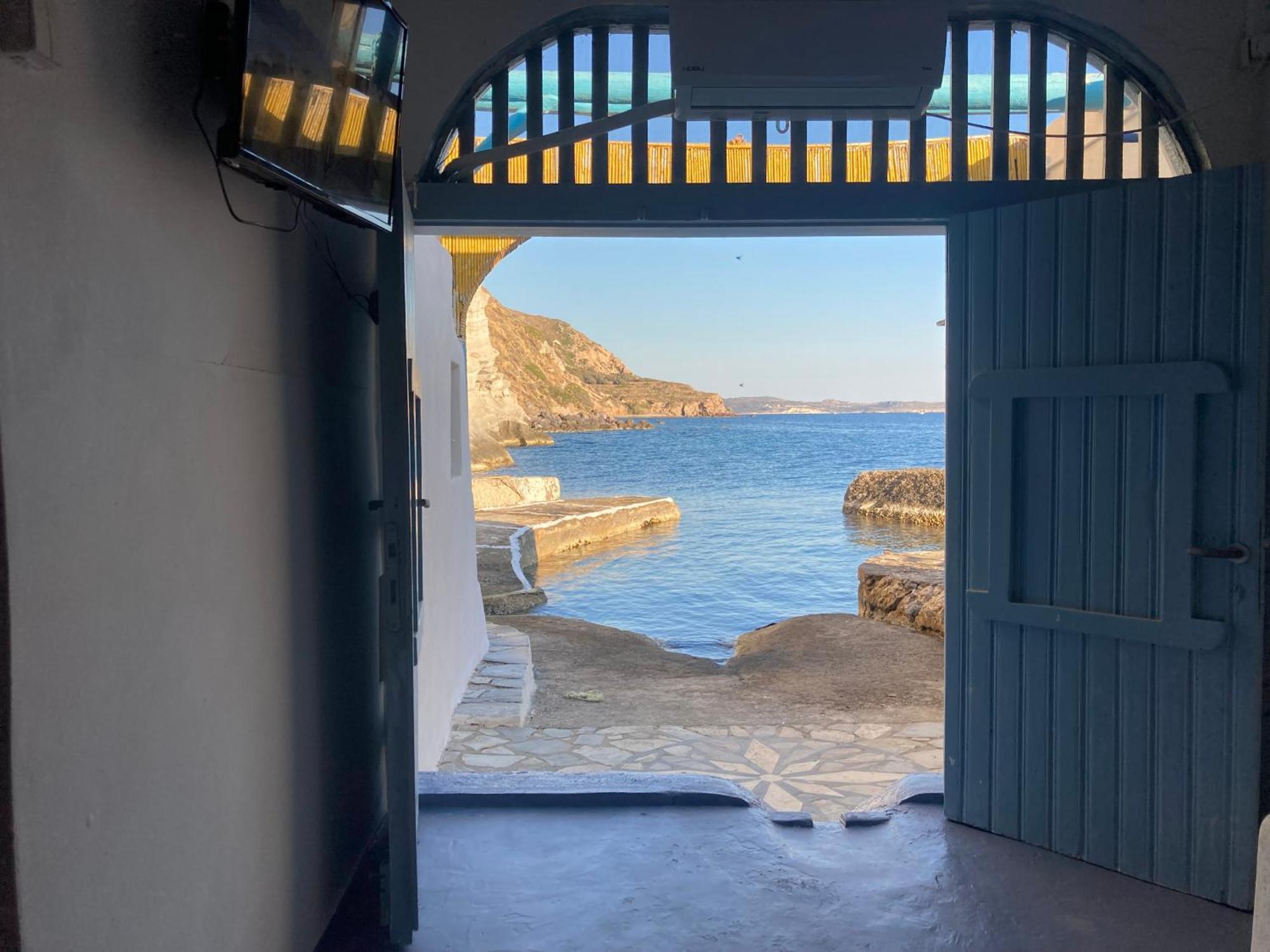 The Monk Seal Boathouse * Klima (Milos)